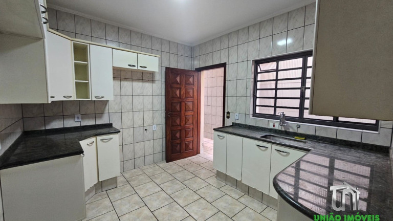Imagem Casa com 3 Quartos à Venda, 120 m² em Vila Aparecida - Bragança Paulista