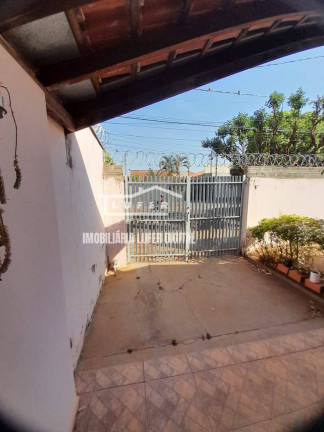 Imagem Casa com 3 Quartos à Venda, 250 m² em Jardim Pinheiros (vila Xavier) - Araraquara Imagem Casa com 3 Quartos à Venda, 250 m² em Jardim Pinheiros (vila Xavier) - Araraquara