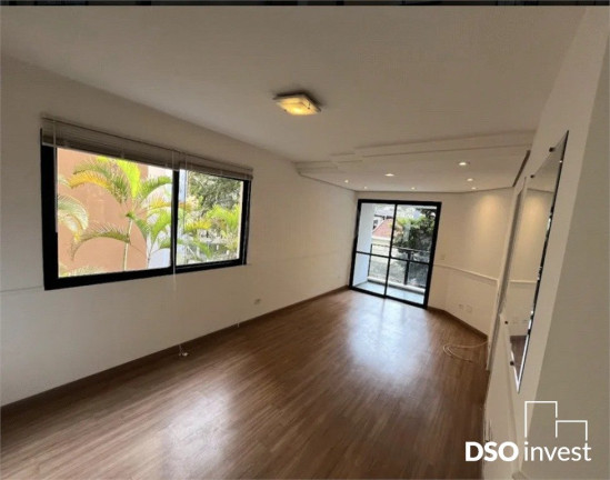 Apartamento com 2 Quartos à Venda,  em Moema - São Paulo