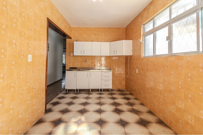 Imagem Casa com 6 Quartos à Venda, 210 m² em Passo Da Areia - Porto Alegre