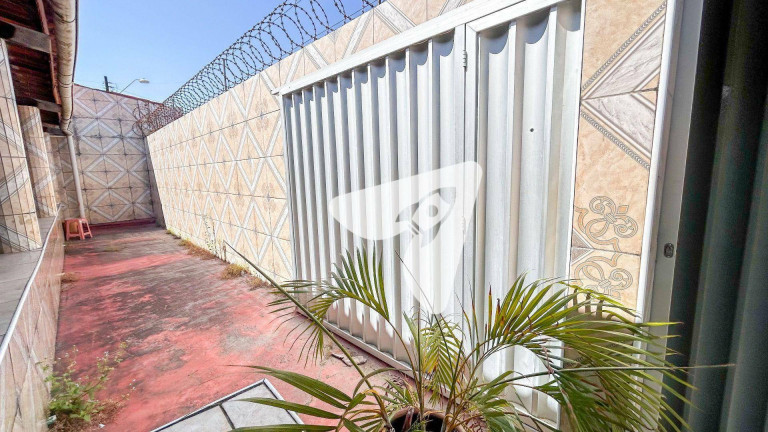 Imagem Casa com 4 Quartos à Venda, 177 m² em Manuel Sátiro - Fortaleza Imagem Casa com 4 Quartos à Venda, 177 m² em Manuel Sátiro - Fortaleza