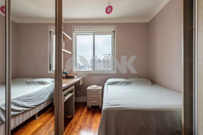 Imagem Apartamento com 2 Quartos à Venda, 70 m² em Passo Da Areia - Porto Alegre