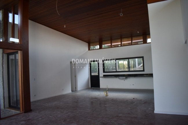 Imagem Casa com 3 Quartos à Venda, 148 m² em Região De Capivari - Campos Do Jordão
