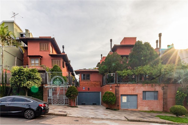 Imagem Casa de Condomínio com 3 Quartos à Venda, 214 m² em Vila Jardim - Porto Alegre