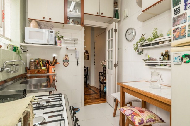 Imagem Imóvel com 2 Quartos à Venda, 60 m² em São João - Porto Alegre