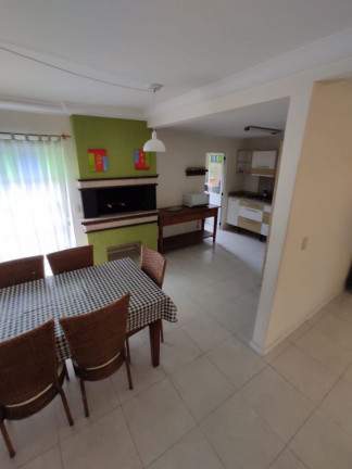 Imagem Casa de Condomínio com 4 Quartos à Venda, 150 m² em Praia De Palmas - Governador Celso Ramos