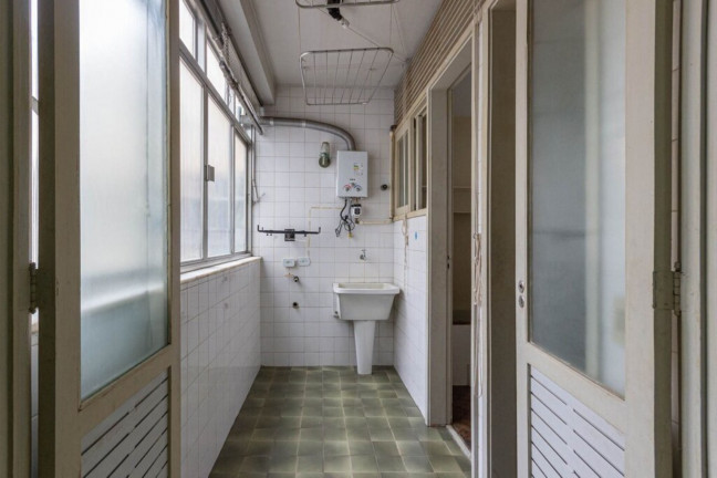Imagem Imóvel com 2 Quartos à Venda, 120 m² em Copacabana - Rio De Janeiro Imagem Imóvel com 2 Quartos à Venda, 120 m² em Copacabana - Rio De Janeiro