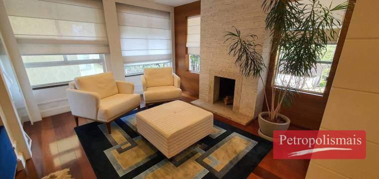 Imagem Casa de Condomínio com 3 Quartos à Venda,  em Quitandinha - Petrópolis