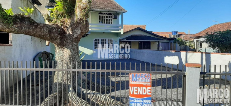 Imagem Casa com 3 Quartos à Venda, 280 m² em Centro - Balneário Barra Do Sul Imagem Casa com 3 Quartos à Venda, 280 m² em Centro - Balneário Barra Do Sul