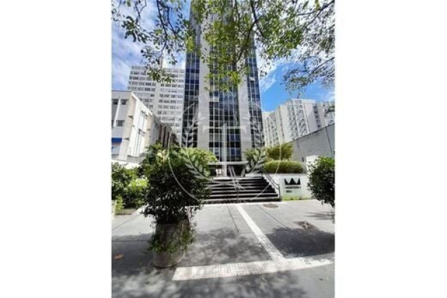 Sala Comercial à Venda, 32 m² em Higienópolis - São Paulo