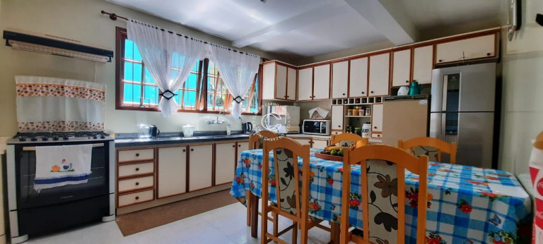 Imagem Casa com 3 Quartos à Venda, 250 m² em Nossa Senhora Medianeira - Santa Maria