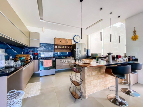 Imagem Casa com 4 Quartos à Venda, 320 m² em Vargem Grande - Teresópolis