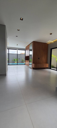 Imagem Imóvel com 4 Quartos à Venda, 250 m² Imagem Imóvel com 4 Quartos à Venda, 250 m²