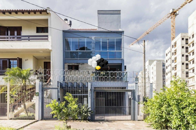 Casa com 4 Quartos à Venda, 275 m² em Jardim Itu - Porto Alegre
