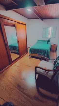 Imagem Sobrado com 3 Quartos à Venda, 320 m² em Jardim Aida - Guarulhos Imagem Sobrado com 3 Quartos à Venda, 320 m² em Jardim Aida - Guarulhos