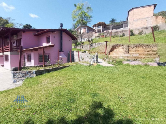Imagem Casa com 5 Quartos à Venda, 328 m² em Córrego Grande - Florianópolis Imagem Casa com 5 Quartos à Venda, 328 m² em Córrego Grande - Florianópolis