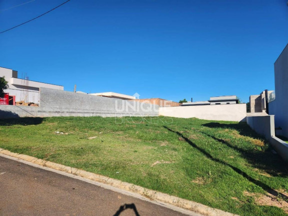Casa de Condomínio à Venda, 800 m² em Medeiros - Jundiaí