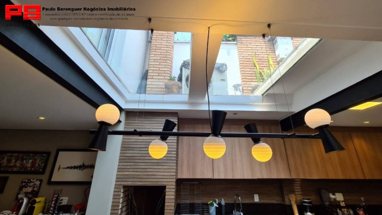 Imagem Casa com 2 Quartos à Venda, 200 m² em Vila Olímpia - São Paulo Imagem Casa com 2 Quartos à Venda, 200 m² em Vila Olímpia - São Paulo
