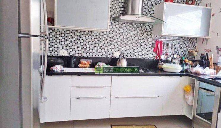 Imagem Casa com 3 Quartos à Venda, 180 m² em Barreirinha - Curitiba Imagem Casa com 3 Quartos à Venda, 180 m² em Barreirinha - Curitiba