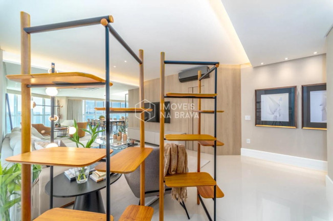 Imagem Apartamento com 4 Quartos à Venda, 237 m² em Centro - Balneário Camboriú Imagem Apartamento com 4 Quartos à Venda, 237 m² em Centro - Balneário Camboriú