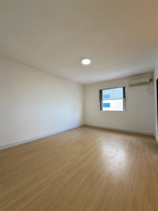Imagem Kitnet à Venda, 25 m² em Boqueirao - Praia Grande Imagem Kitnet à Venda, 25 m² em Boqueirao - Praia Grande