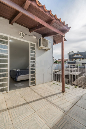 Imagem Casa com 4 Quartos à Venda, 240 m² em Jardim Itu - Porto Alegre Imagem Casa com 4 Quartos à Venda, 240 m² em Jardim Itu - Porto Alegre