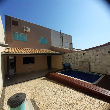 Sobrado com 3 Quartos à Venda, 187 m² em Garavelo Residencial Park - Aparecida De Goiânia