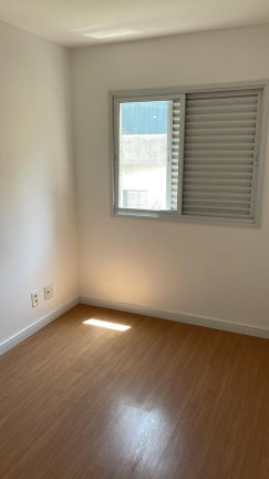 Imagem Imóvel com 3 Quartos para Alugar, 76 m² em Jardim Tupanci - Barueri
