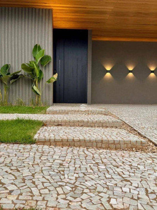 Casa com 3 Quartos à Venda, 160 m² em  Centro (engenheiro Schmitt) - São José Do Rio Preto