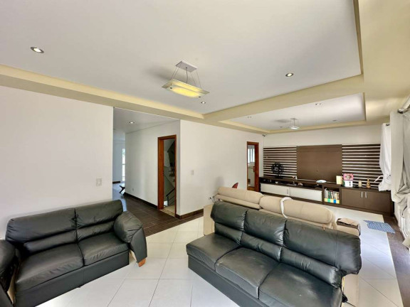 Imagem Casa com 4 Quartos à Venda, 400 m² em Golf Gardens - Carapicuíba Imagem Casa com 4 Quartos à Venda, 400 m² em Golf Gardens - Carapicuíba