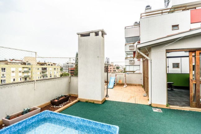 Imagem Cobertura com 3 Quartos à Venda, 241 m² em Jardim Lindóia - Porto Alegre