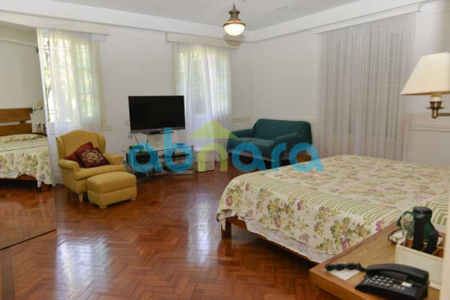 Imagem Casa com 4 Quartos à Venda, 750 m² em Cosme Velho - Rio De Janeiro Imagem Casa com 4 Quartos à Venda, 750 m² em Cosme Velho - Rio De Janeiro