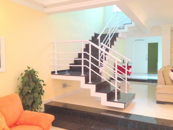 Imagem Sobrado com 3 Quartos à Venda, 380 m² em Cidade Edson - Suzano Imagem Sobrado com 3 Quartos à Venda, 380 m² em Cidade Edson - Suzano