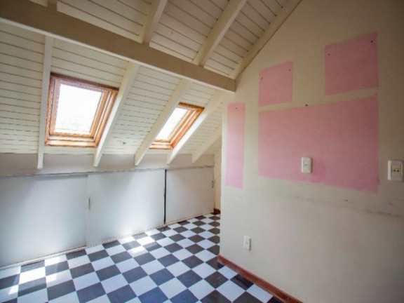 Imagem Sobrado com 4 Quartos à Venda, 115 m² em Jardim Sabará - Porto Alegre Imagem Sobrado com 4 Quartos à Venda, 115 m² em Jardim Sabará - Porto Alegre