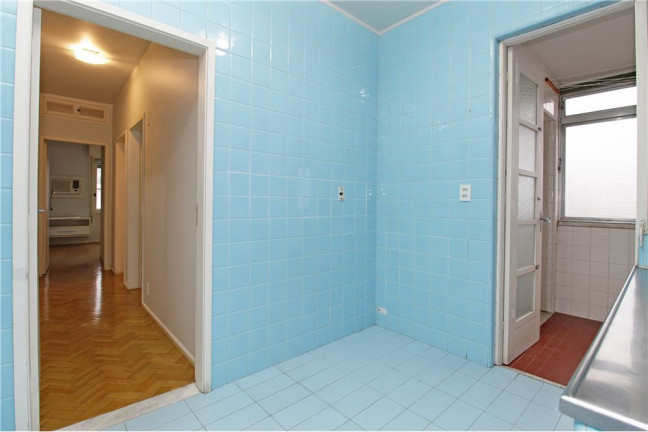 Imagem Imóvel com 3 Quartos à Venda, em Rio Branco - Porto Alegre Imagem Imóvel com 3 Quartos à Venda, em Rio Branco - Porto Alegre