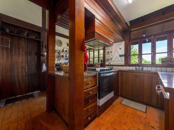 Imagem Casa com 5 Quartos à Venda, 388 m² em Campos Do Jordão - Campos Do Jordão Imagem Casa com 5 Quartos à Venda, 388 m² em Campos Do Jordão - Campos Do Jordão
