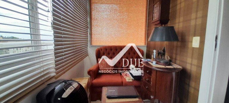 Imagem Casa com 4 Quartos à Venda, 516 m² em Marapé - Santos Imagem Casa com 4 Quartos à Venda, 516 m² em Marapé - Santos
