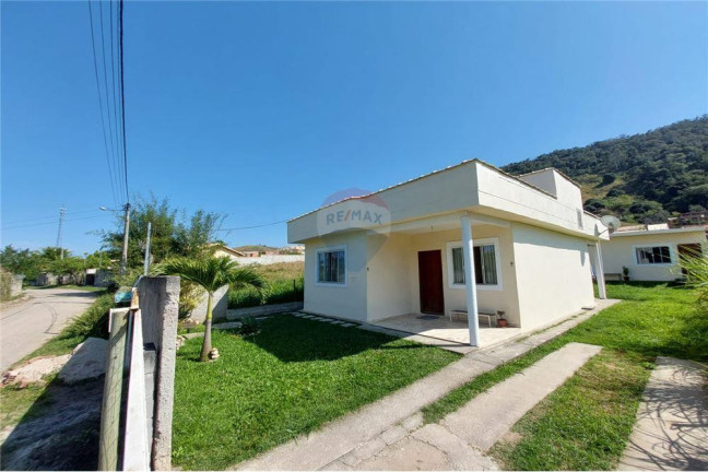 Imagem Casa com 3 Quartos à Venda, 360 m² em Centro - Maricá
