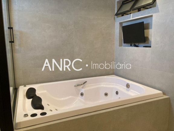 Cobertura com 3 Quartos à Venda, 215 m² em Vila Olímpia - São Paulo