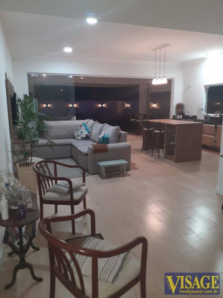 Imagem Casa com 3 Quartos à Venda, 212 m² em Jardim Jacinto - Jacareí