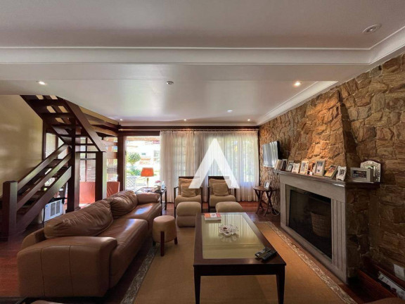 Imagem Casa com 4 Quartos à Venda, 186 m² em Alto - Teresópolis