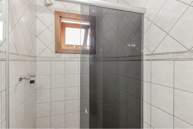 Imagem Imóvel com 3 Quartos à Venda, 220 m² em Jardim Planalto - Porto Alegre Imagem Imóvel com 3 Quartos à Venda, 220 m² em Jardim Planalto - Porto Alegre