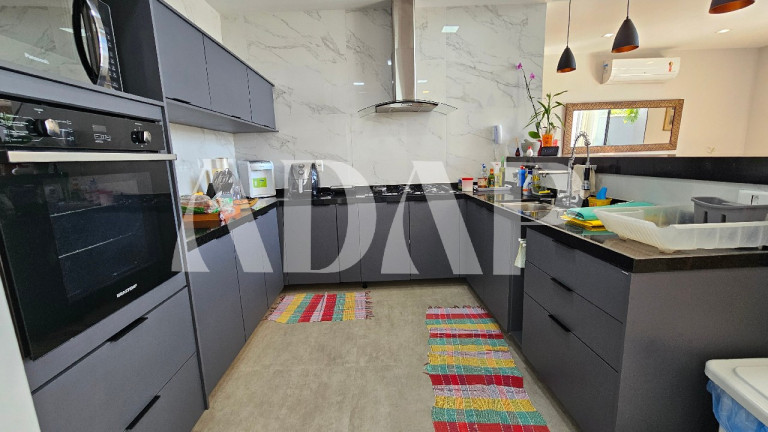 Imagem Casa com 3 Quartos à Venda, 380 m² em Vargem Pequena - Rio De Janeiro Imagem Casa com 3 Quartos à Venda, 380 m² em Vargem Pequena - Rio De Janeiro