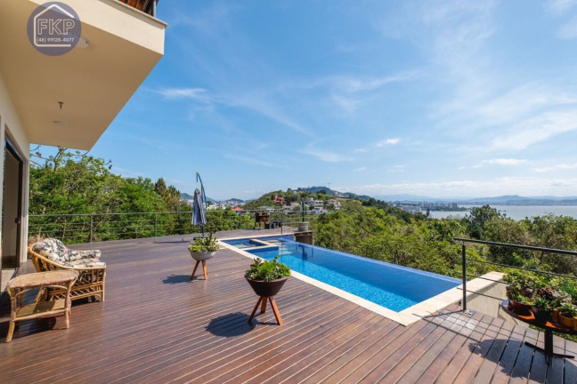 Imagem Casa com 3 Quartos à Venda, 450 m² em João Paulo - Florianópolis