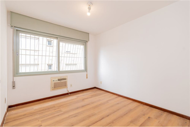 Imagem Imóvel com 3 Quartos à Venda,  em Auxiliadora - Porto Alegre