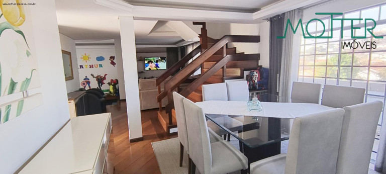 Imagem Casa com 4 Quartos à Venda, 213 m² em Capão Raso - Curitiba