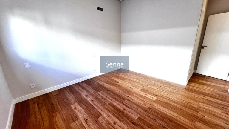 Imagem Casa com 3 Quartos à Venda, em Medeiros - Jundiaí Imagem Casa com 3 Quartos à Venda, em Medeiros - Jundiaí