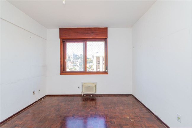 Imagem Imóvel com 2 Quartos à Venda, em Auxiliadora - Porto Alegre Imagem Imóvel com 2 Quartos à Venda, em Auxiliadora - Porto Alegre
