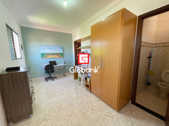 Imagem Casa com 5 Quartos para Alugar, em Centro - Montes Claros Imagem Casa com 5 Quartos para Alugar, em Centro - Montes Claros