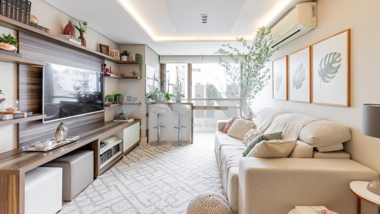 Imagem Apartamento com 3 Quartos à Venda, 81 m² em Petrópolis - Porto Alegre Imagem Apartamento com 3 Quartos à Venda, 81 m² em Petrópolis - Porto Alegre